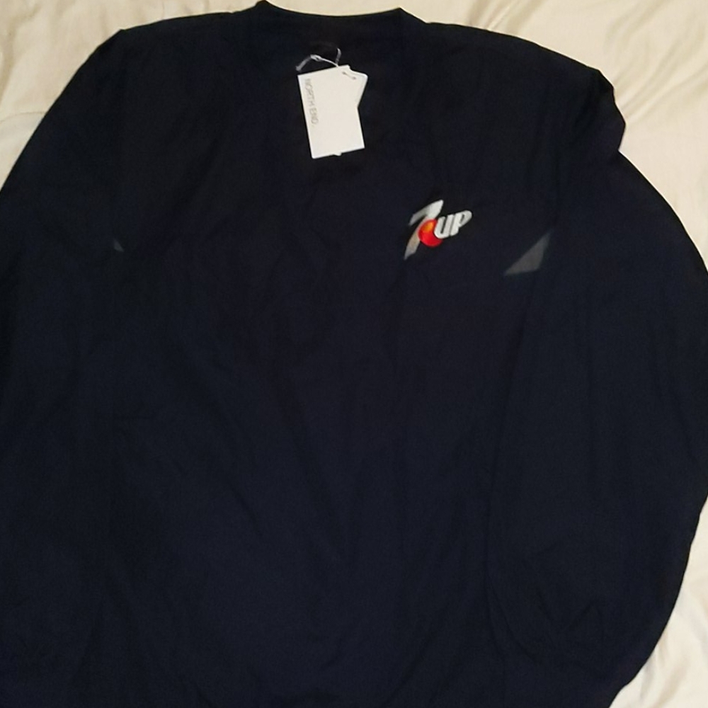 North End Men's pullover windbreaker. New with tags!